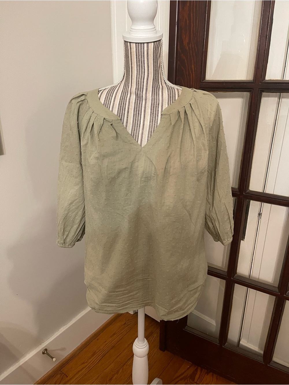 Light Olive Green V-Neck Textured Tunic Top